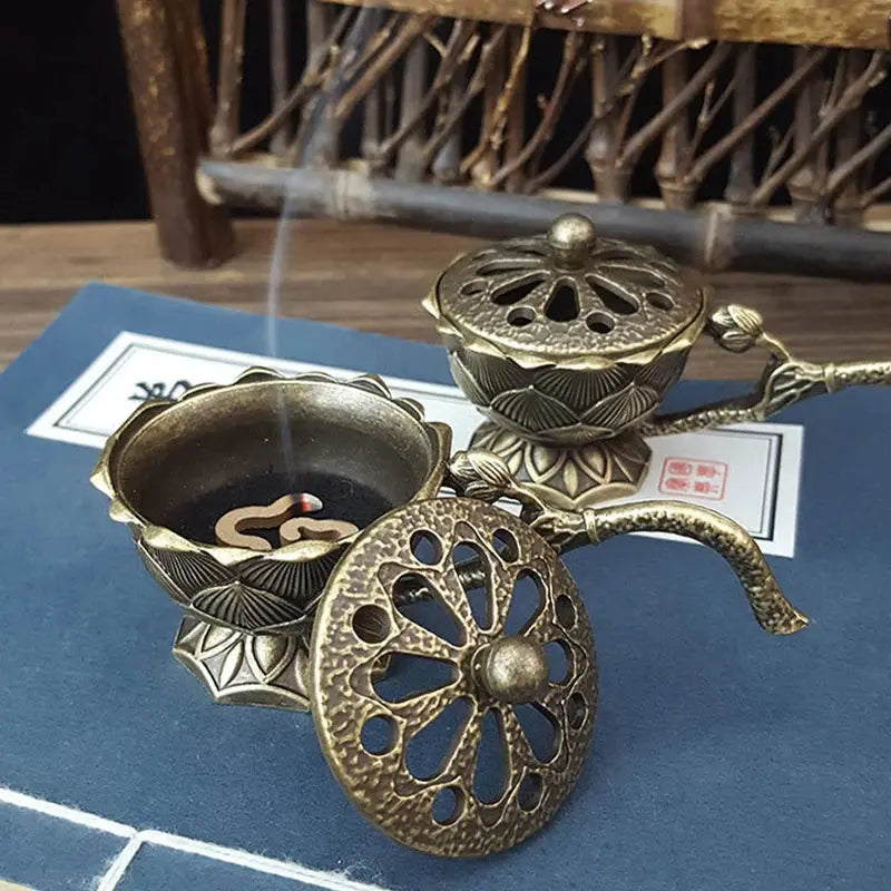 Brûleur d’encens Lotus au style chinois parfait pour la décoration.