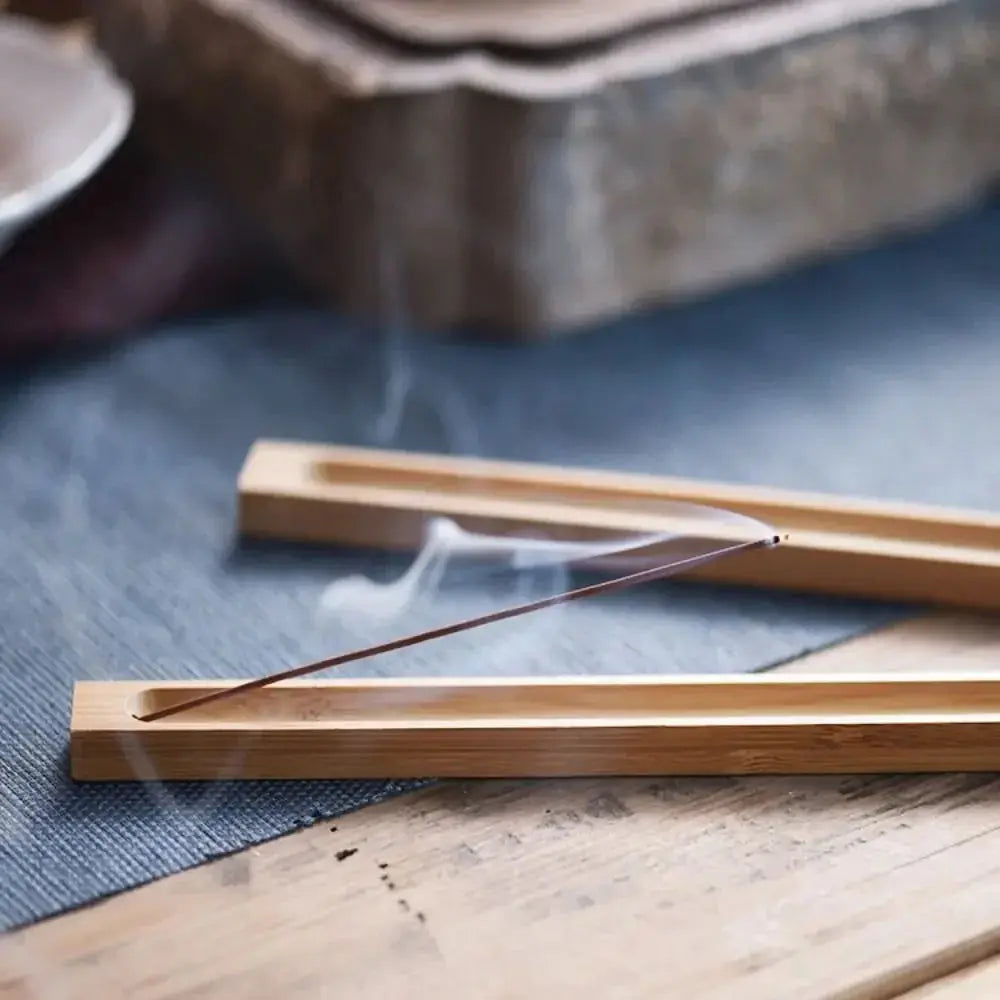 Porte-encens en bois de santal, design naturel et minimaliste