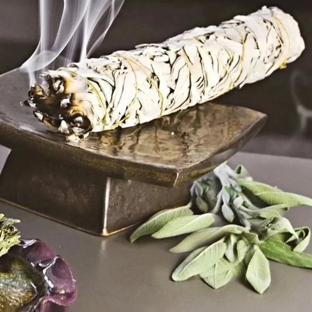 Smudge stick de sauge blanche naturelle.