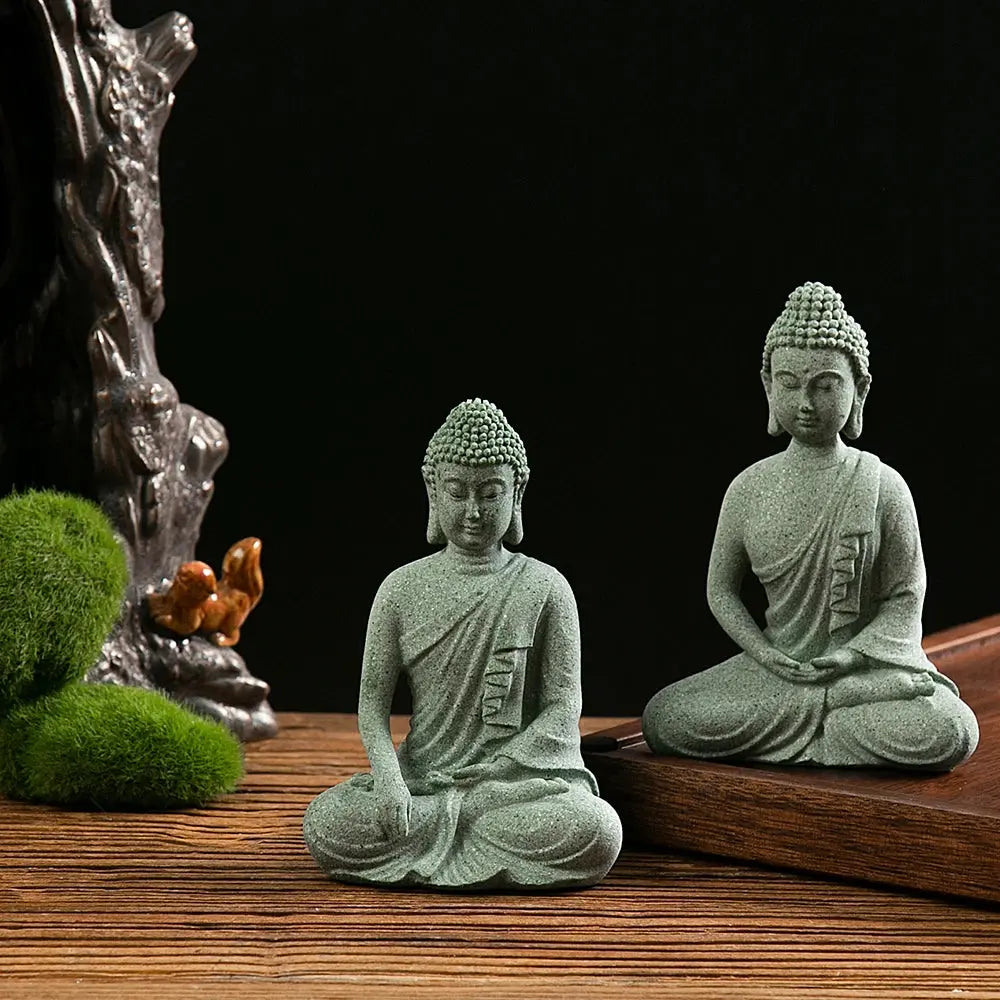 Petite statue Bouddha méditatif en pierre