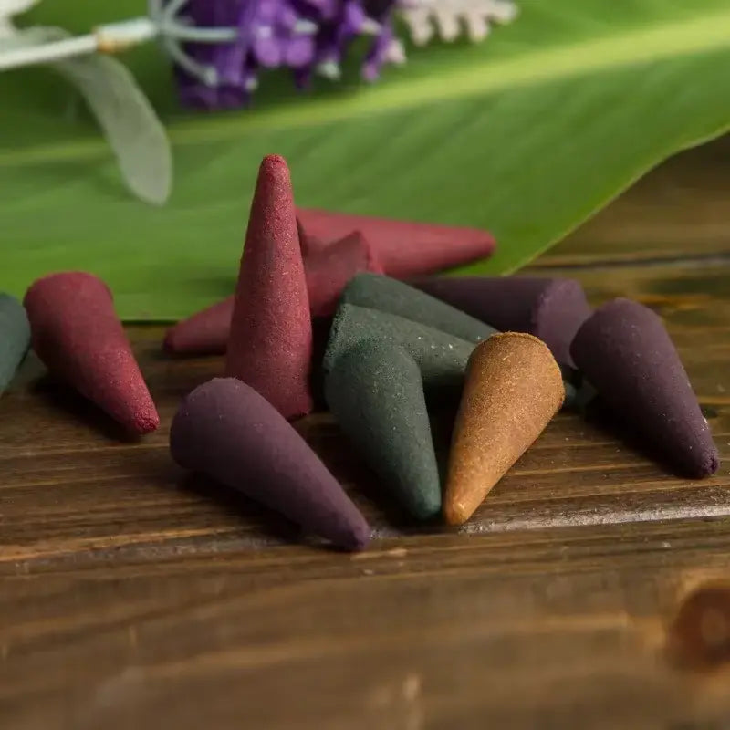 Encens cônes, apaisants et parfaits pour la relaxation et la méditation.