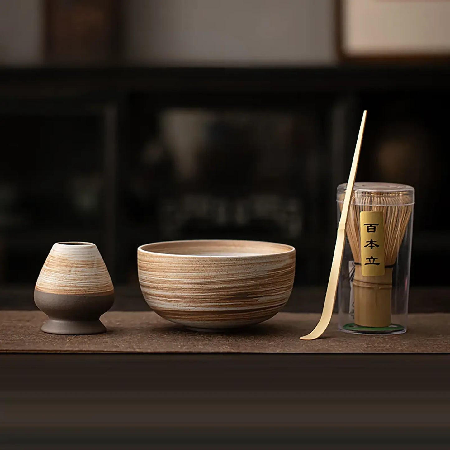 Accessoires pour cérémonie du thé matcha : bol, fouet, support et cuillère en bambou