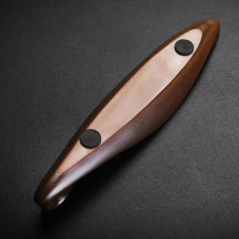 Accessoire encens céramique minimaliste zen, support bâtons discret et élégant intérieur