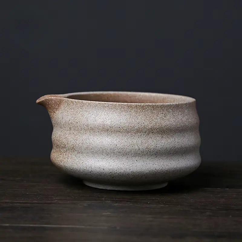 Bol matcha artisanal en céramique pour rituel du thé