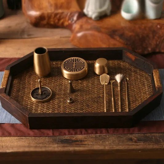  Coffret en cuivre pour rituels d’encens en poudre