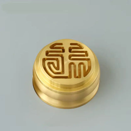 Design raffiné et fonctionnel en laiton