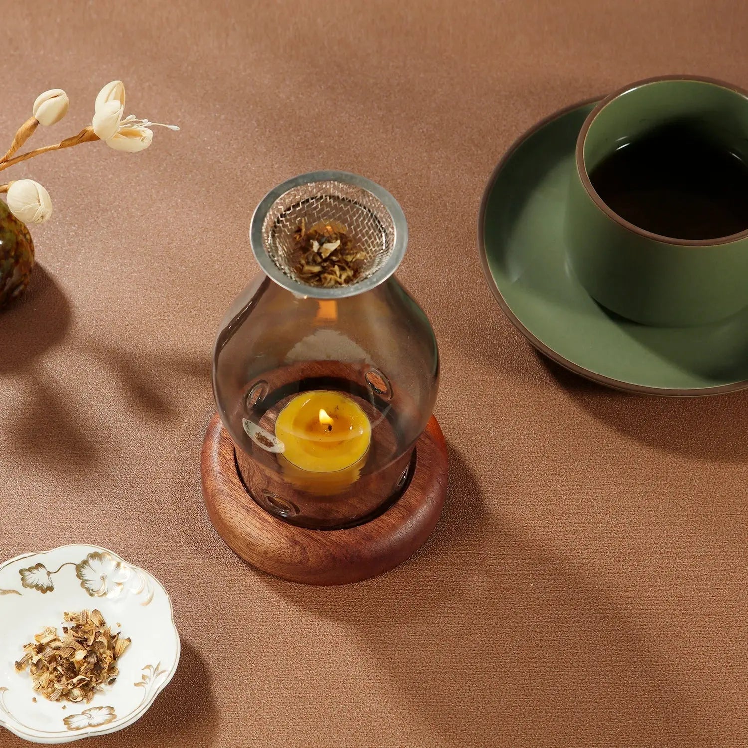 Diffuseur huiles essentielles bougie tealight, coupelle métal grille verre transparent zen