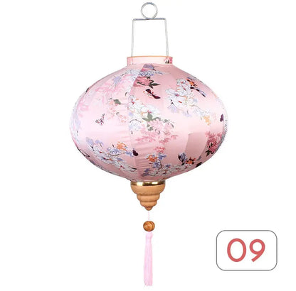 Lanterne japonaise blanche en soie raffinée avec fleurs imprimées