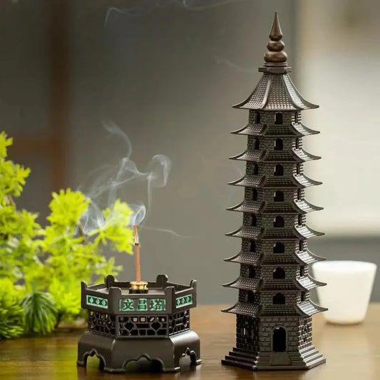 porte-encens en forme de tour asiatique