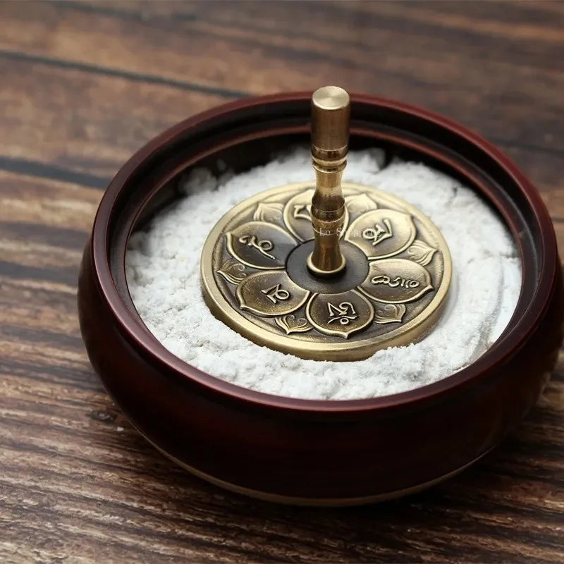  Accessoire rituel en cuivre pour encens.