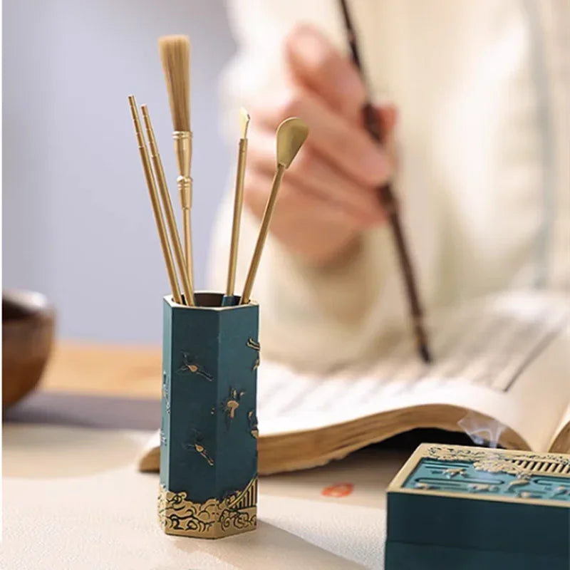 Kit luxueux pour amateurs d’encens.